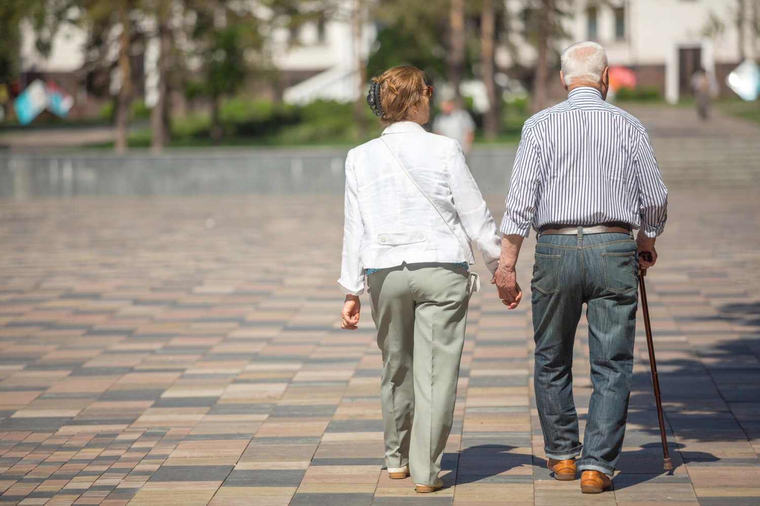 senior couple with limited mobility on a vacation together